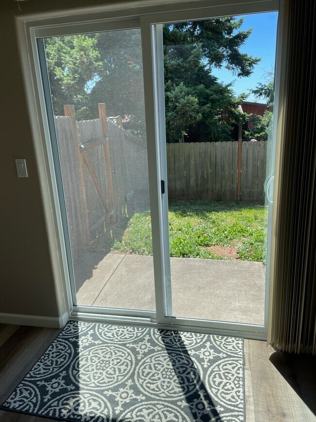 Door to Backyard - 832 Umpqua St