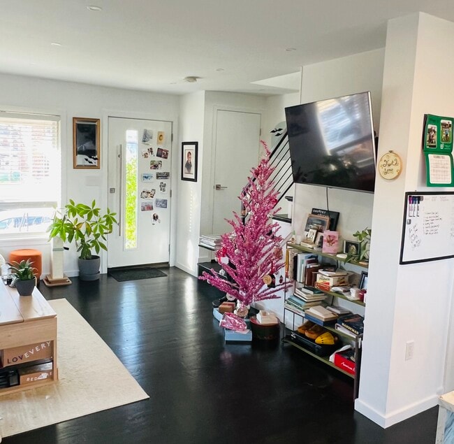 Building Photo - 7823 Charlesmont Rd