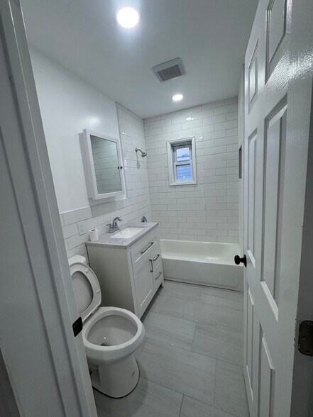 Building Photo - 189 Summer St