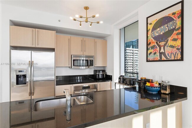 Building Photo - 1111 SW 1st Ave