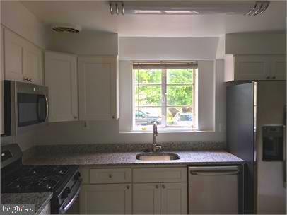 Building Photo - 5319 Pooks Hill Rd