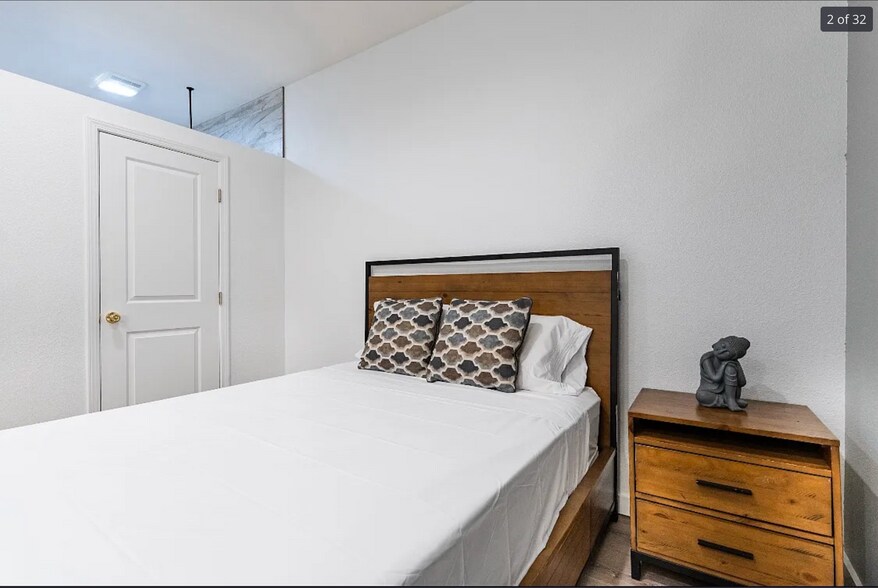 Same organic queen bed. It has 4 large drawers underneath! - 136 Farallon Dr
