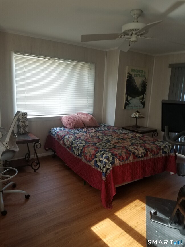 Building Photo - 72 Maple Tree Ave