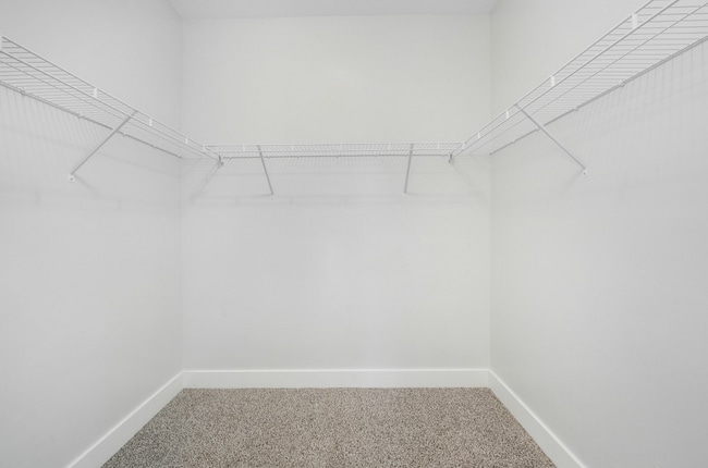 Building Photo - Pet-Friendly Lake View condo