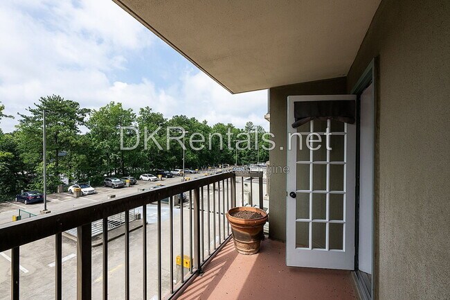 Building Photo - 795 Hammond Dr NE