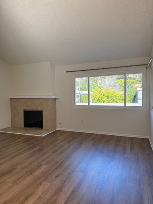 Building Photo - 420-22 Rees Street