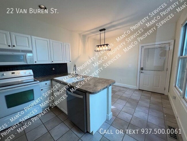 Building Photo - 22 Van Buren St