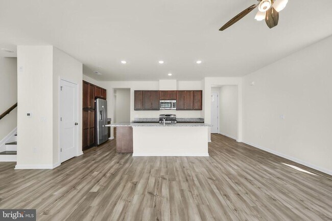 Building Photo - 228 Park Ln