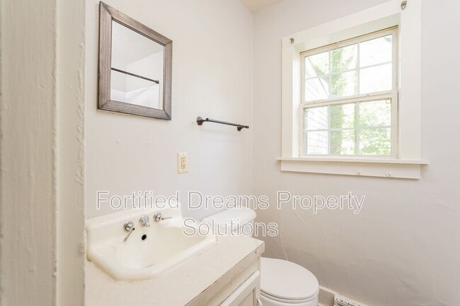 Building Photo - 3682 Yale Ave