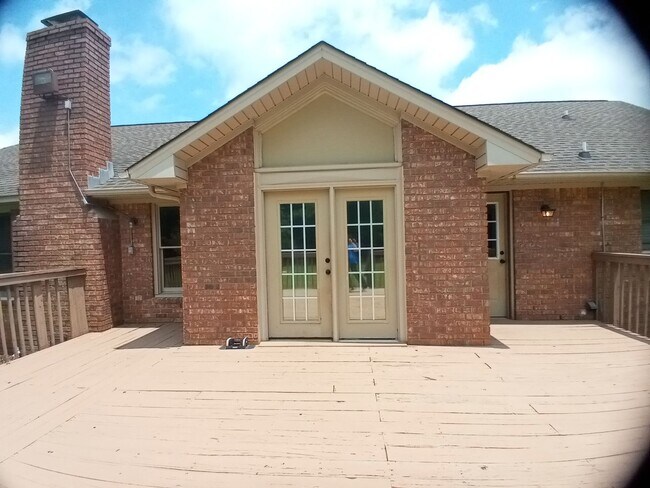 Building Photo - 350 Katydid St