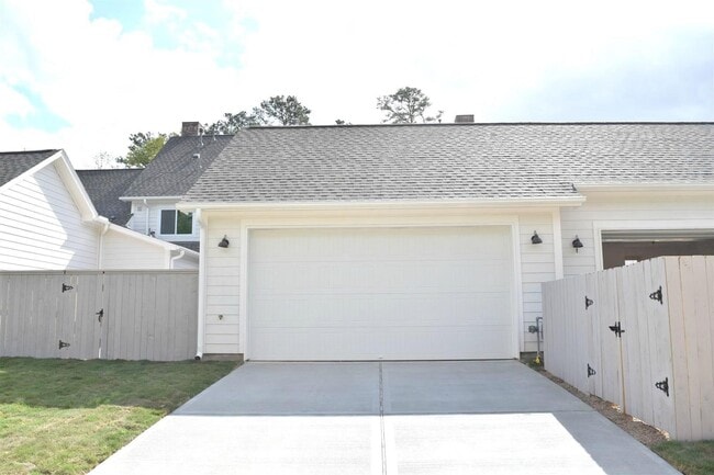 Building Photo - 215 Kendrick Pines Blvd