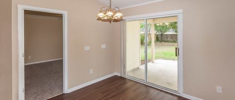 Building Photo - 1282 Summit Oaks Dr E