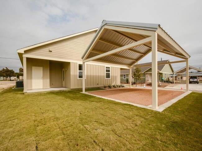 Building Photo - 240 Rose Dr