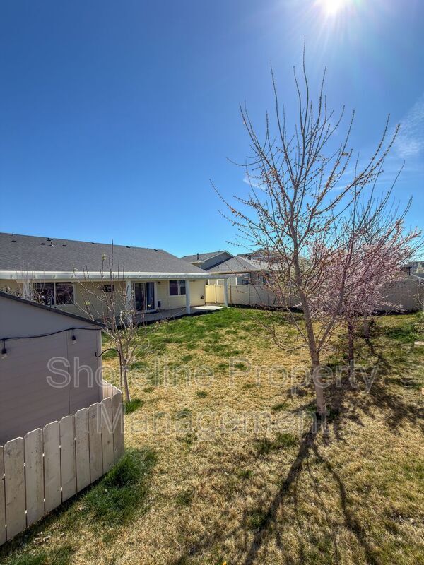 Building Photo - 12913 S Salerno Ave