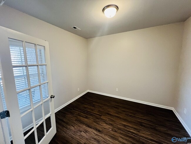 Building Photo - 292 Holt St