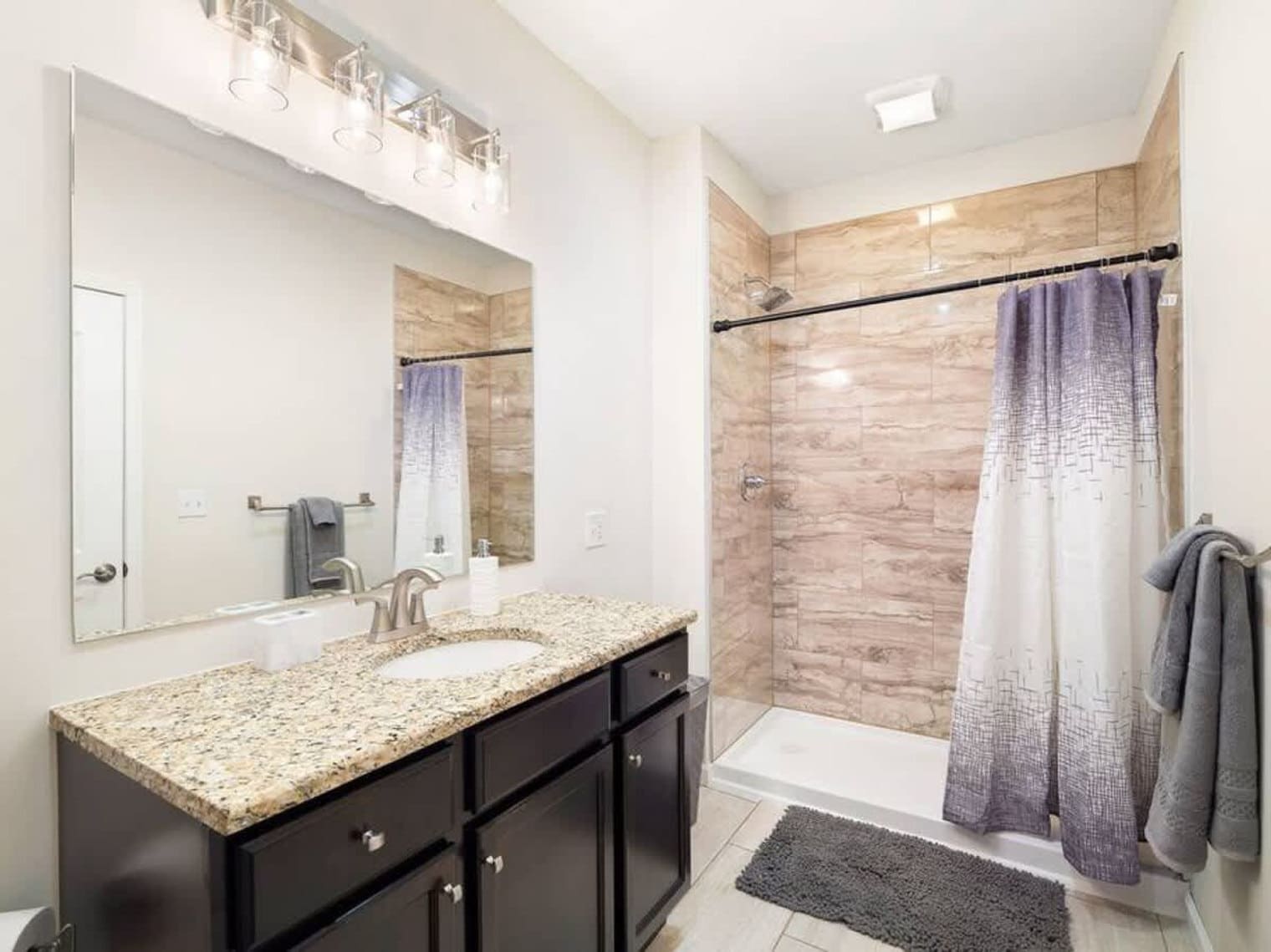 Building Photo - 1415 W 57th St