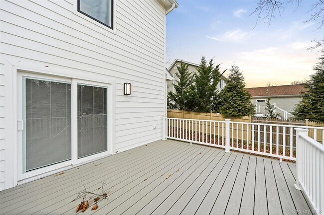 Building Photo - 67 Paulding Ln