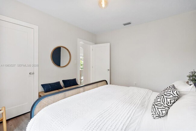 Building Photo - 1024 Lenox Ave.