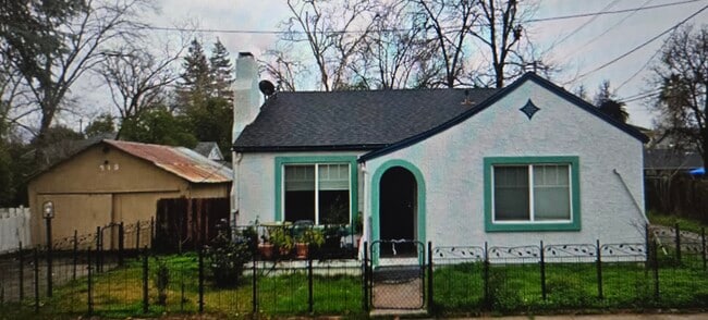 Building Photo - 715 Douglass St