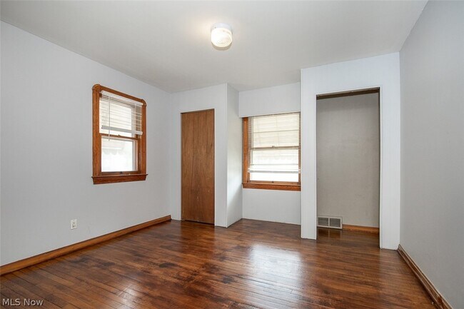 Building Photo - 12010 Longmead Ave