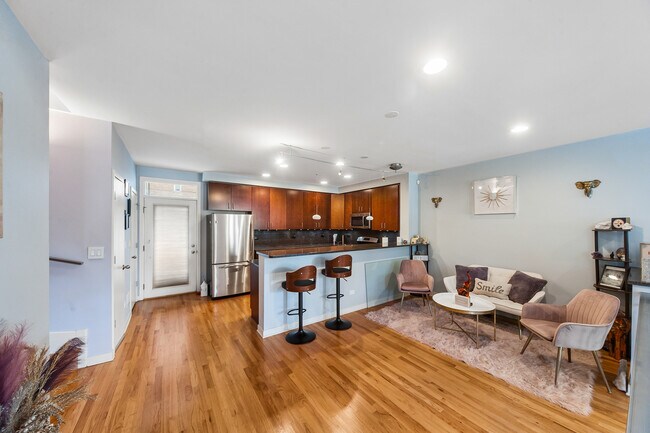 Building Photo - 3991 S Drexel Blvd