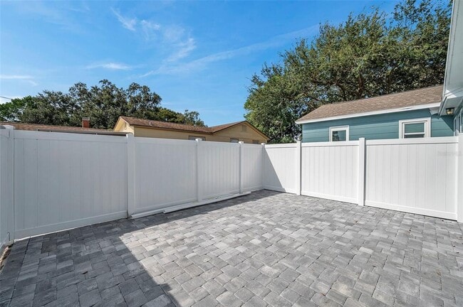 Building Photo - 920 40th St N