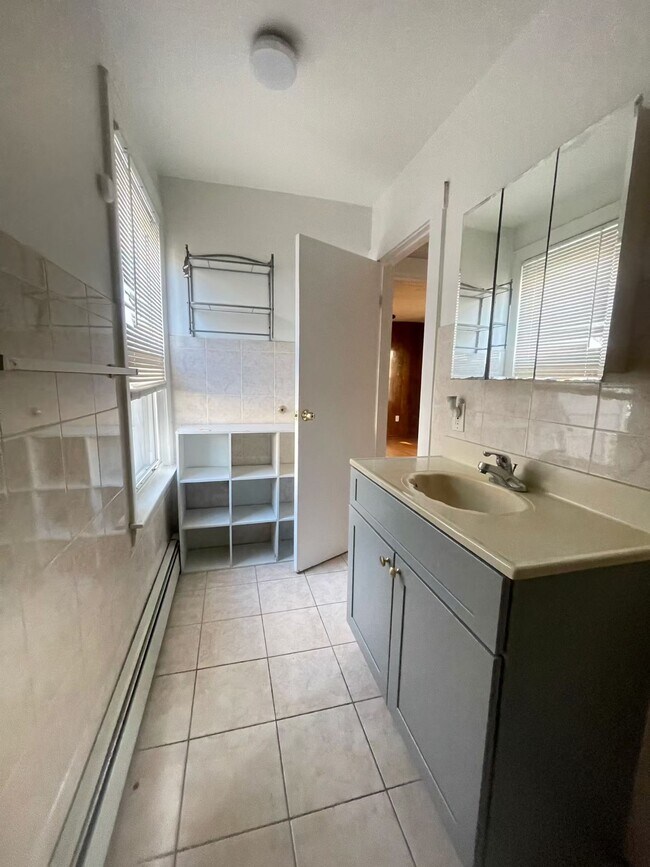 Building Photo - 34 Page St