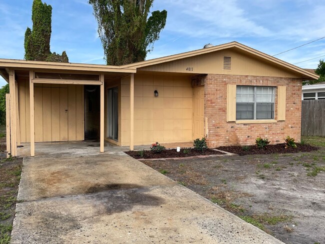 Location! 3 bedroom, 1 bath home - Location!   3 bedroom, 1 bath home