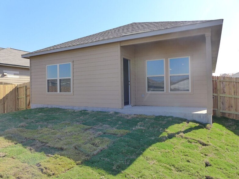 Building Photo - 10807 Fox Trot Way
