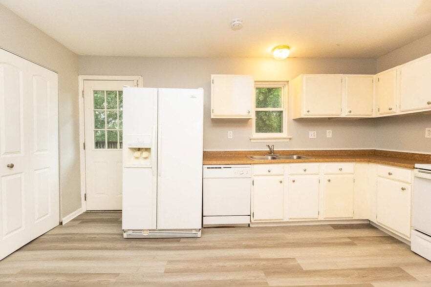 Building Photo - 3728 Chula Vista Dr