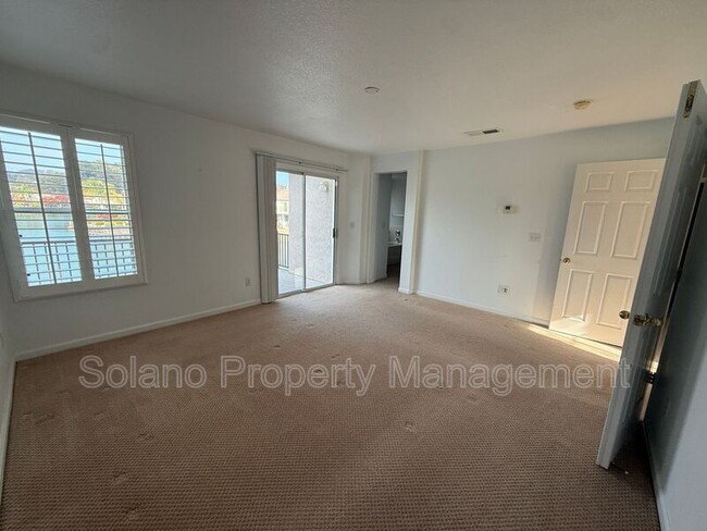 Building Photo - 5130 Tawny Lake Pl