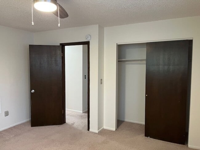 Building Photo - Pleasant Gunbarrel home 3/2.5/2 car