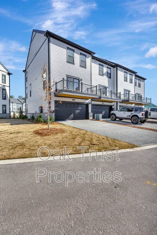 Building Photo - 236 Somerset Acrs Dr