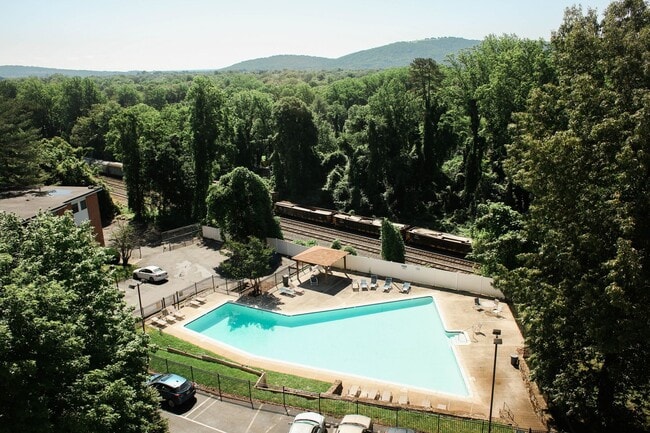 Building Photo - 1 Bedroom at 1800 JPA