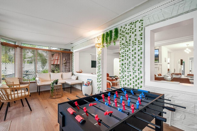 Building Photo - 1336 NE 14th Ave