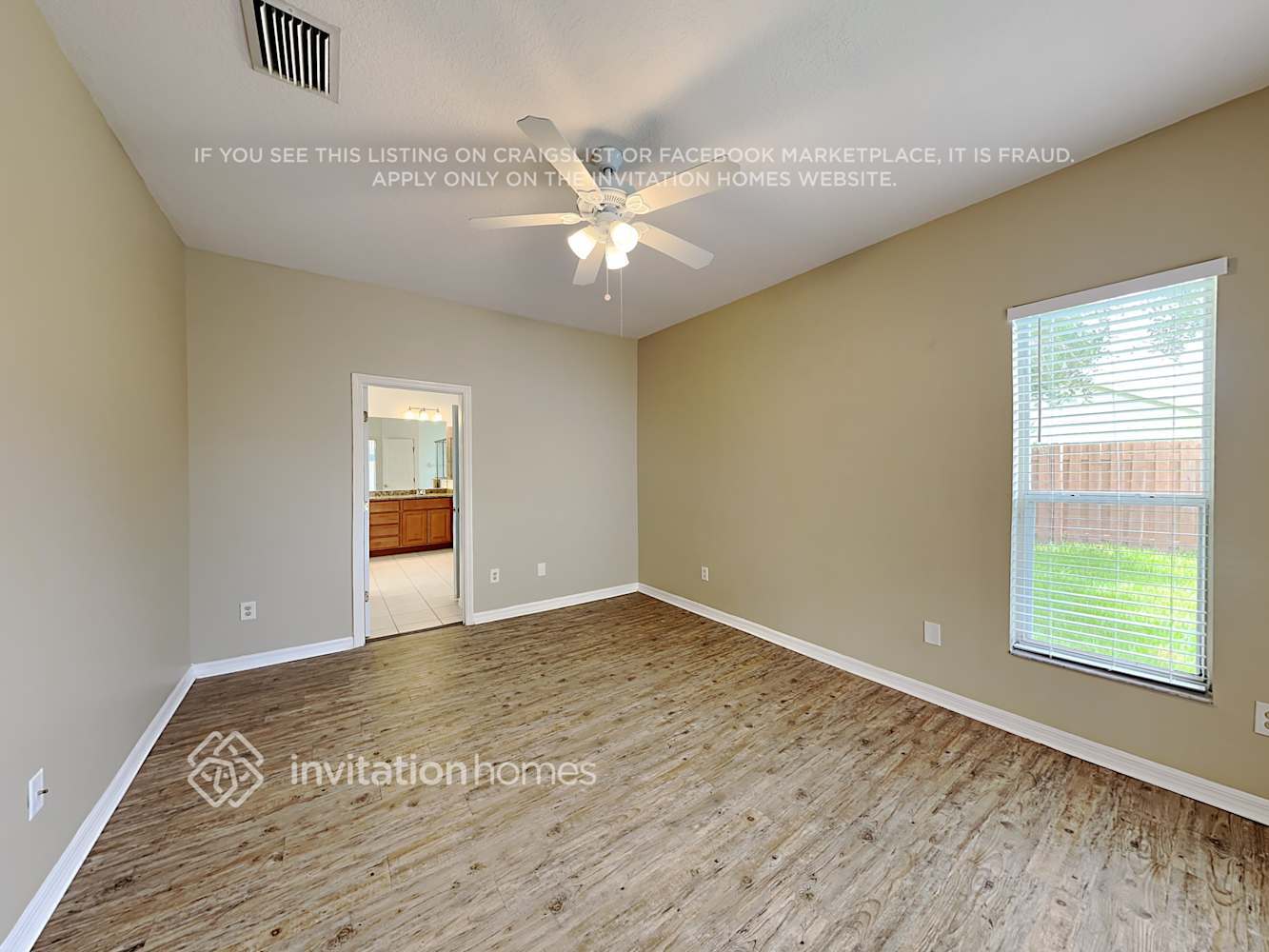 Building Photo - 1888 Sun Gazer Dr