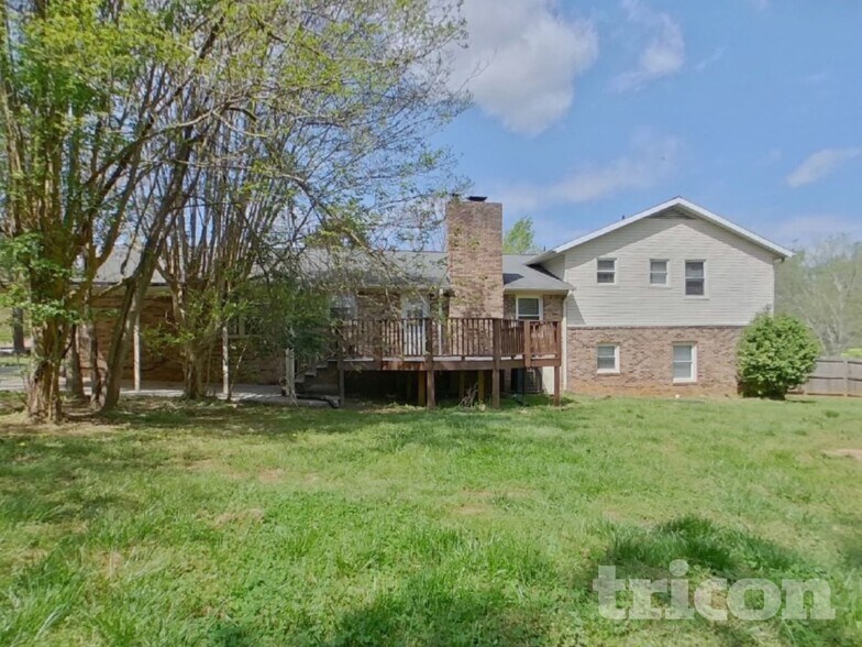 Building Photo - 105 Cook Ln