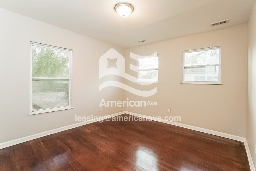 Building Photo - 3237 Beech Ave SW