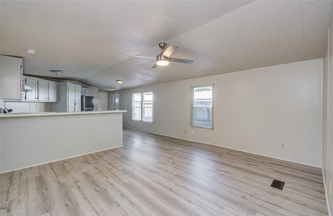 Building Photo - 13704 Lookout Ct