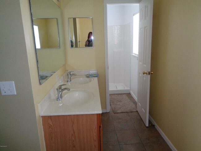 Building Photo - 1677 Sawgrass Dr SW