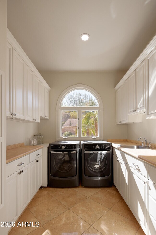 Building Photo - 4490 E Valley Vista Ln