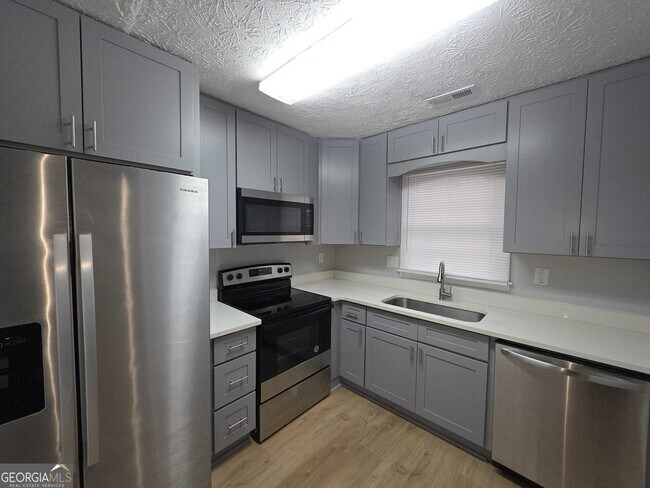 Building Photo - 131 Toby Springs Ln