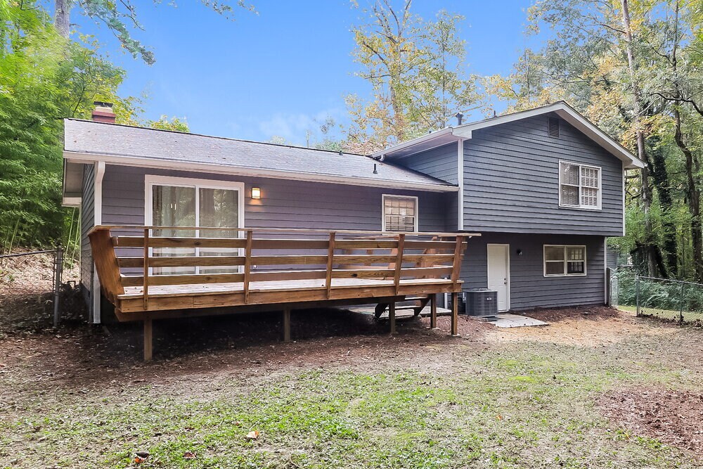 Building Photo - 3373 Heatherwood Ln SW