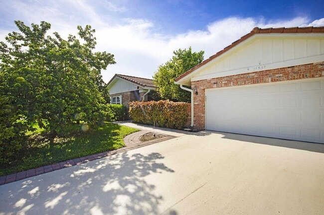Building Photo - 11337 Little Bear Way