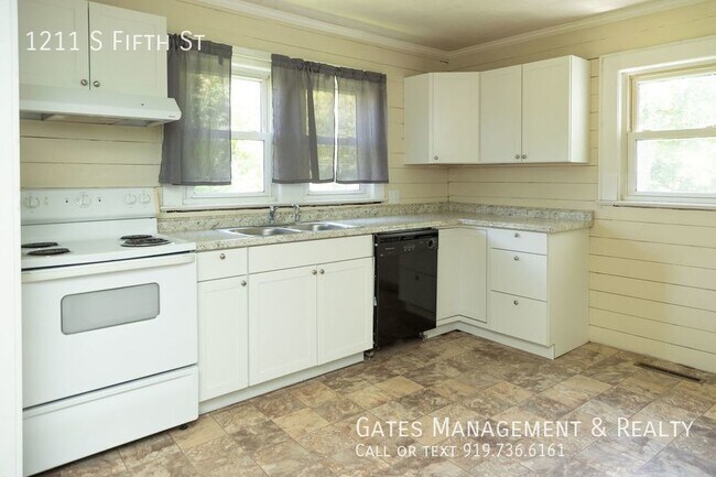 Building Photo - Nice Cottage in Mebane-Available to tour o...