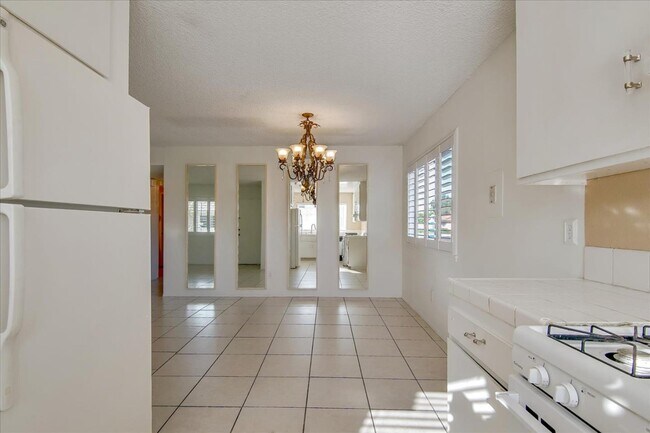 Building Photo - 16755 Parthenia St