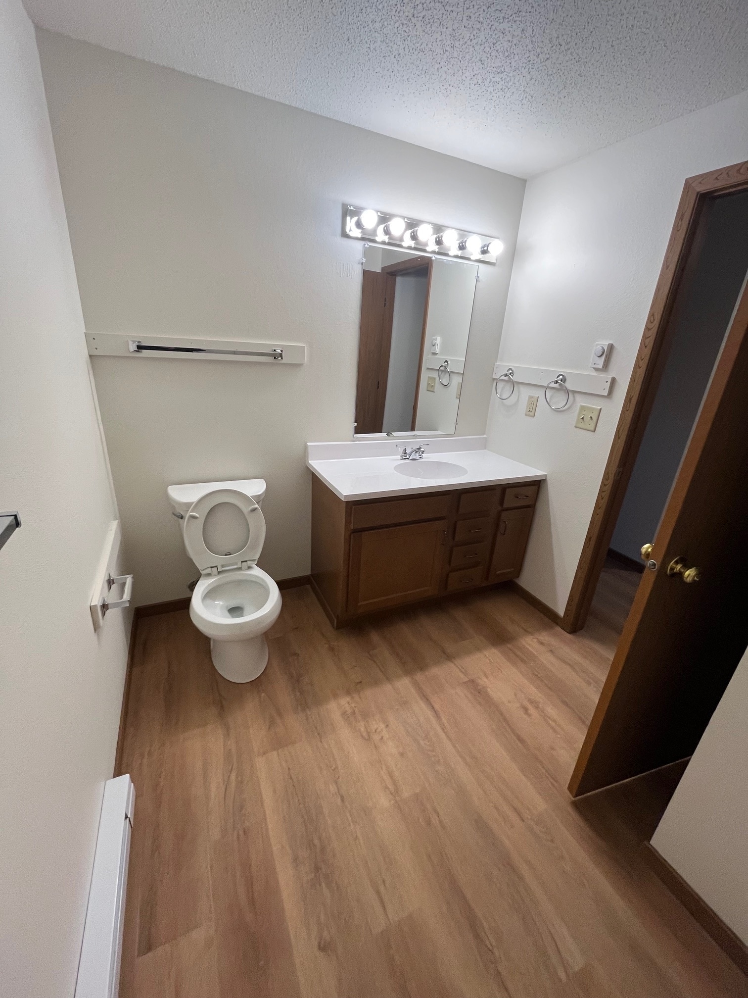 Building Photo - 1115 Skyline Dr