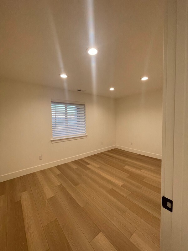 Building Photo - 517 S 2420 W