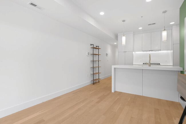 Building Photo - 1515 K St SE