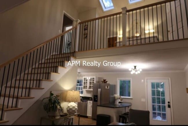 Building Photo - Private Country Feel Close to Downtown Chapin